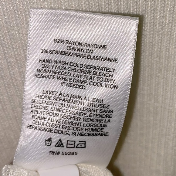 NWT EXPRESS TURTLENECK - LARGE - Picture 5 of 5